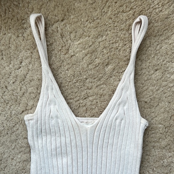 H&M Cream Ribbed Sweater V-Neck Tank - XS - Picture 2 of 4